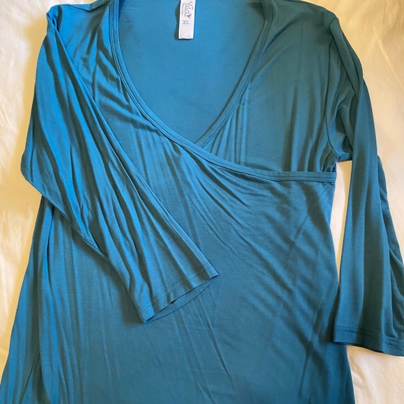 YALA cross over tunic top - Picture 3 of 5